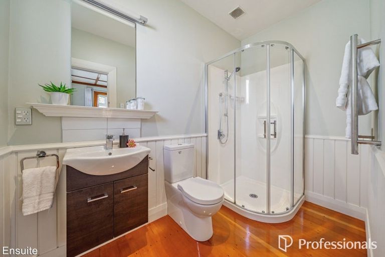 Photo of property in 17 Lincoln Avenue, Epuni, Lower Hutt, 5011