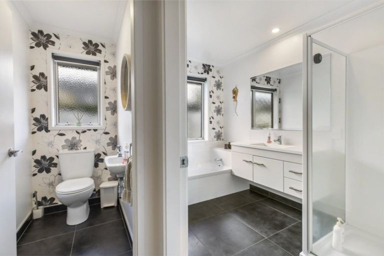 Photo of property in 23 Lewknor Drive, Papamoa Beach, Papamoa, 3118