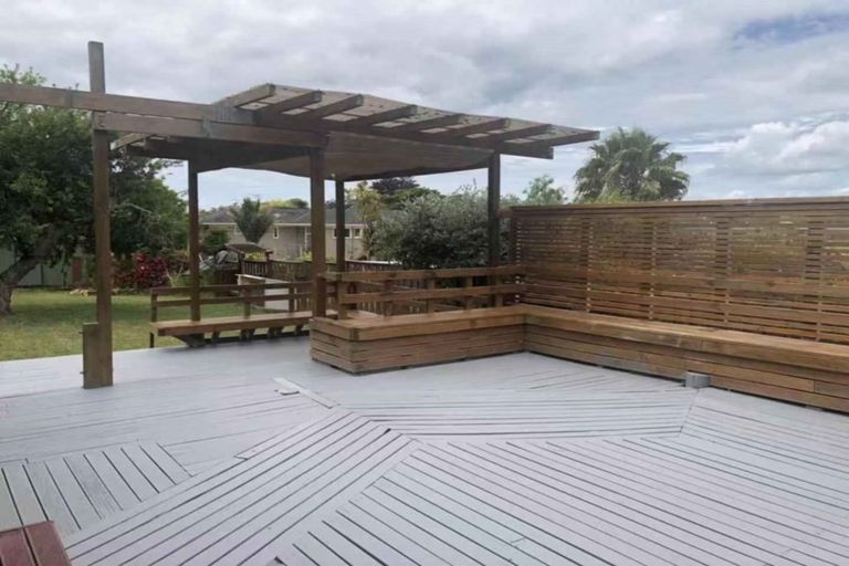 Photo of property in 25 Sorrel Crescent, Bucklands Beach, Auckland, 2012