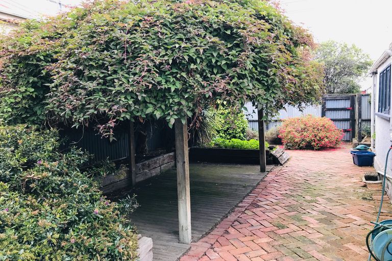 Photo of property in 93 Oxford Street, South Dunedin, Dunedin, 9012