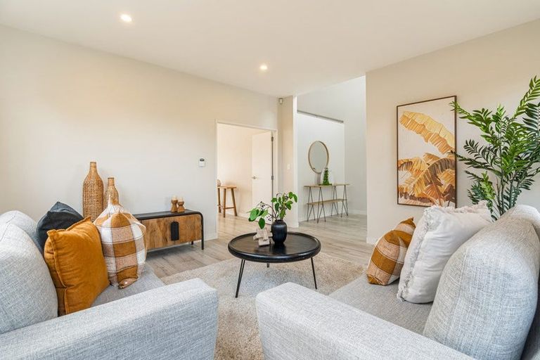 Photo of property in 28 Bine Crescent, Orewa, 0931