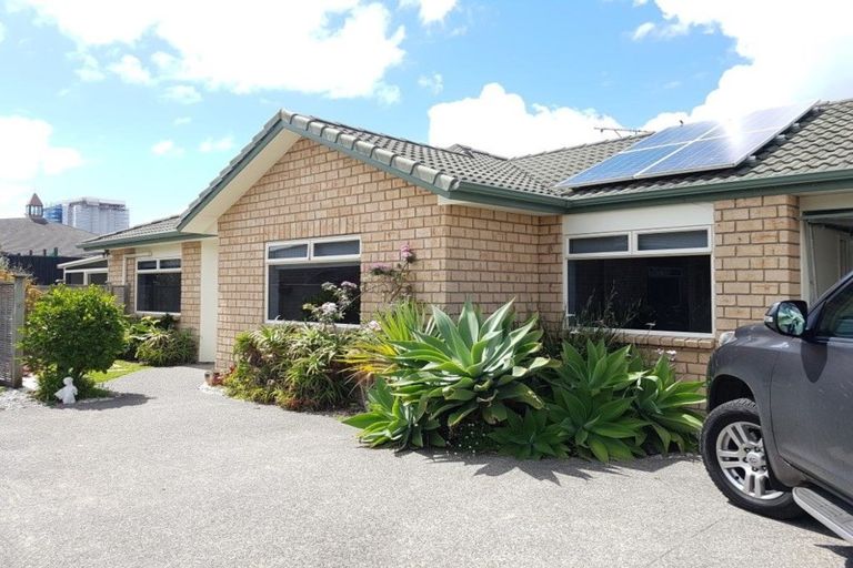 Photo of property in 27 Dan Tori Place, Orewa, 0931