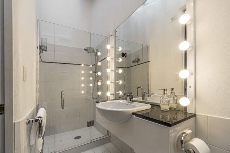 Photo of property in 105 Aeroview Drive, Beach Haven, Auckland, 0626