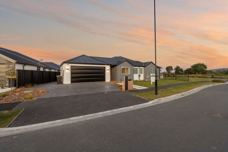 Photo of property in 2 Larissa Road, Halswell, Christchurch, 8025