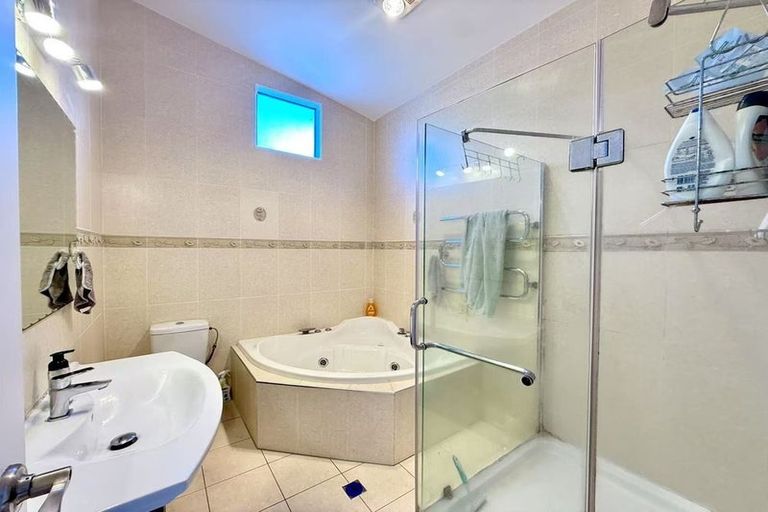 Photo of property in 26c Schnapper Rock Road, Schnapper Rock, Auckland, 0632