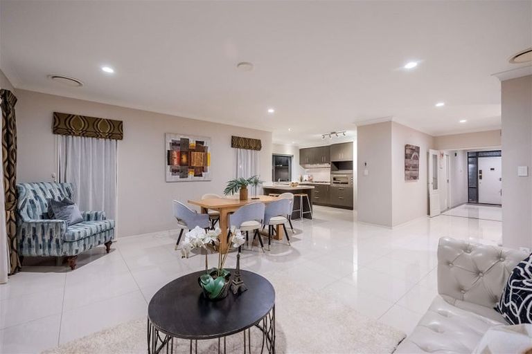 Photo of property in 6 Fairhill Place, Flat Bush, Auckland, 2016