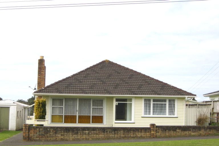 Photo of property in 169 Seaview Road, Westown, New Plymouth, 4310
