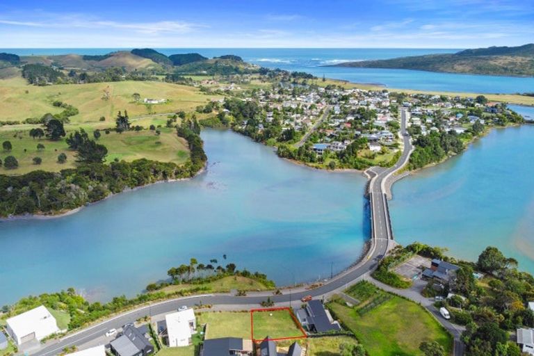 Photo of property in 7 Rangitahi Road, Raglan, 3225