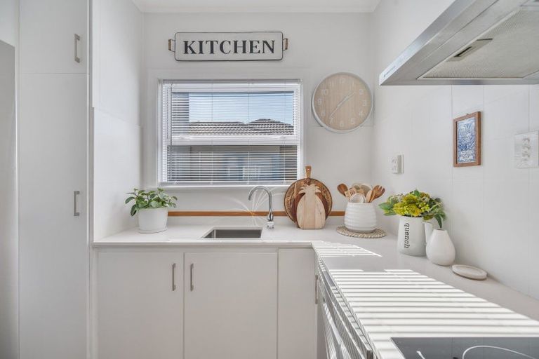 Photo of property in 27a Nuffield Avenue, Marewa, Napier, 4110