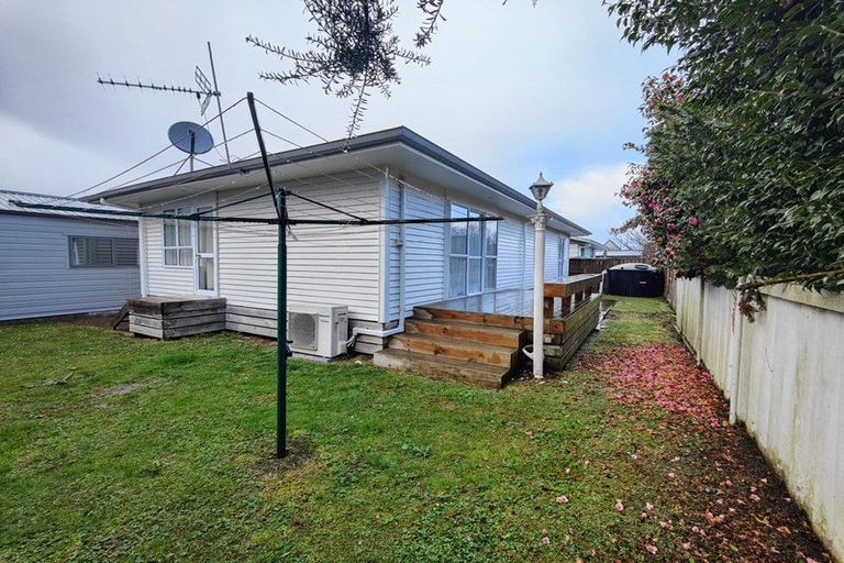 Photo of property in 8a Cotton Street, St Andrews, Hamilton, 3200