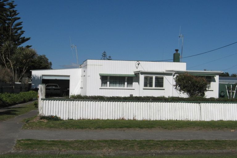 Photo of property in 25 Koputara Road, Himatangi Beach, Foxton, 4891