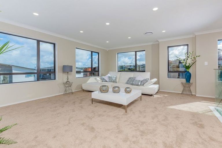 Photo of property in 19 Brickworks Bay Road, Hobsonville, Auckland, 0618