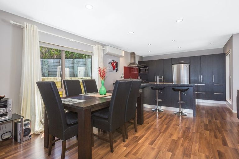 Photo of property in 33 Kahurangi Heights, Aotea, Porirua, 5024