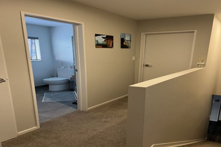 Photo of property in 11 Lumbarda Drive, Kumeu, 0810