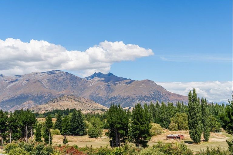 Photo of property in 3a Mcdonnell Road, Arrowtown, 9302