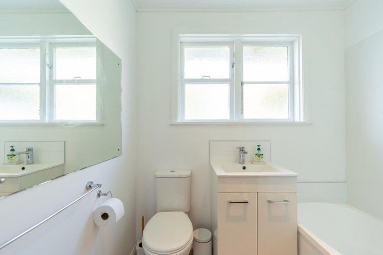 Photo of property in 5 Ngarimu Street, Roslyn, Palmerston North, 4414