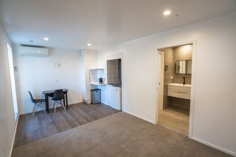 Photo of property in 2/829 East Coast Road, Northcross, Auckland, 0630