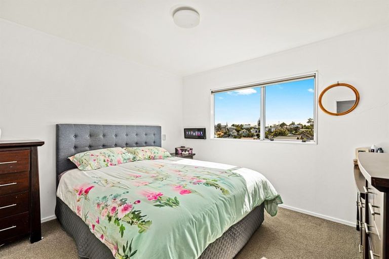 Photo of property in 2/11 Delamare Court, Sunnynook, Auckland, 0632