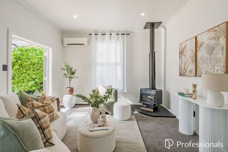 Photo of property in 53 York Street, Moera, Lower Hutt, 5010