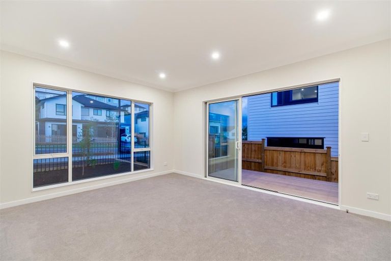 Photo of property in 175 Godfrey Drive, Orewa, 0931