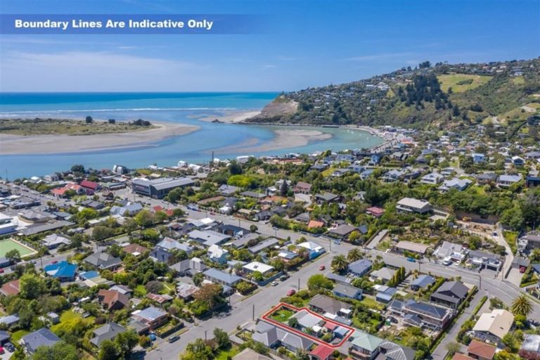 Photo of property in 44 Taupata Street, Redcliffs, Christchurch, 8081