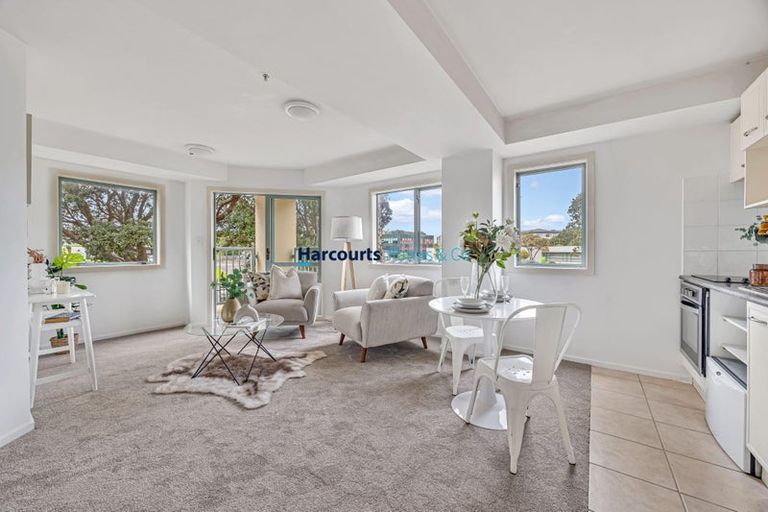 Photo of property in Ellerslie Court, 1/3c Harrison Road, Mount Wellington, Auckland, 1060