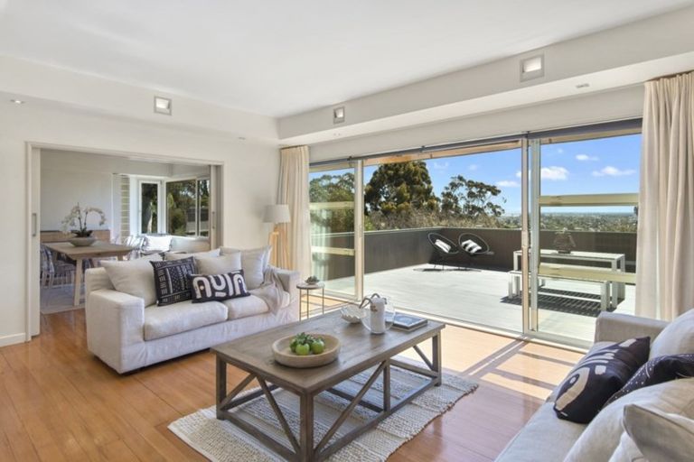 Photo of property in 50 Dyers Pass Road, Cashmere, Christchurch, 8022