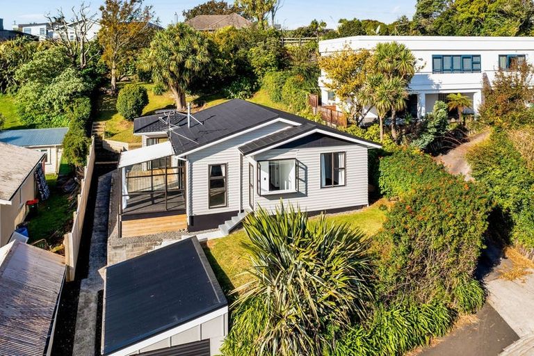 Photo of property in 115 Mangorei Road, Merrilands, New Plymouth, 4312
