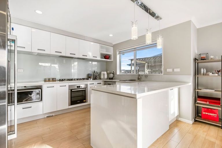 Photo of property in 13 Hihi Avenue, Takanini, 2112