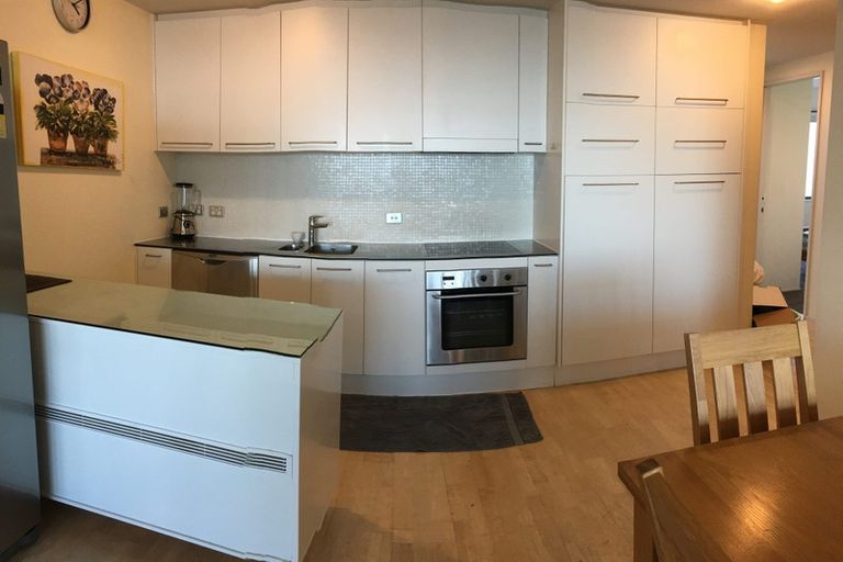 Photo of property in Scene Two Apartments, 805/18 Beach Road, Auckland Central, Auckland, 1010