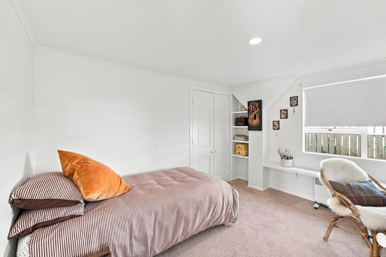 Photo of property in 29 Donnelly Street, Oakura, 4314