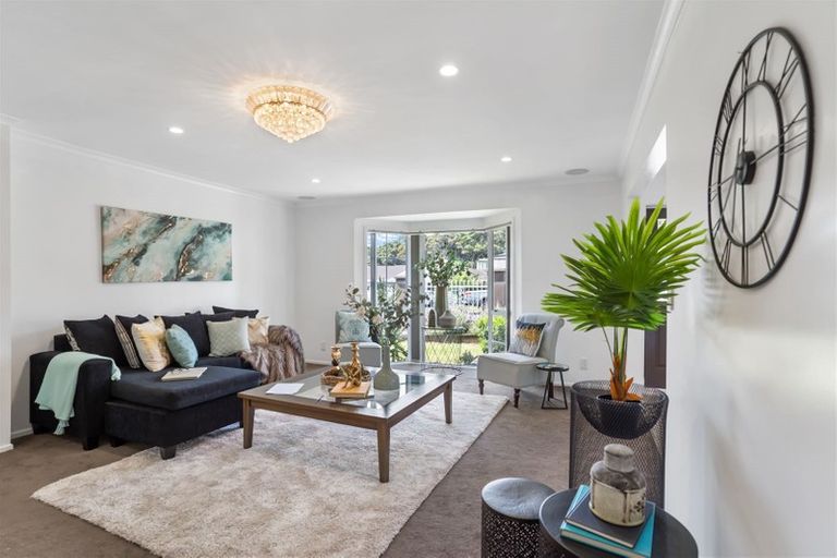 Photo of property in 121 Everglade Drive, Totara Heights, Auckland, 2105