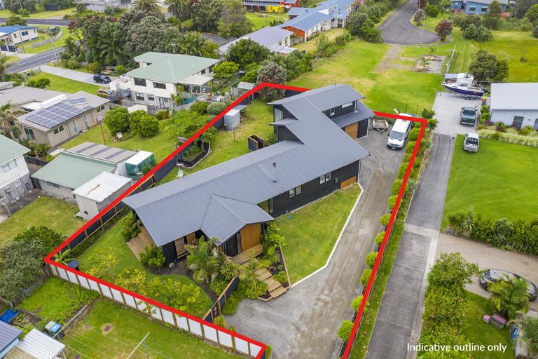 Photo of property in 32 Snell Crescent, Waihi Beach, 3611