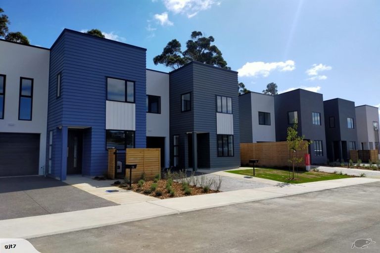 Photo of property in 5b Breakwater Way, Whitby, Porirua, 5024