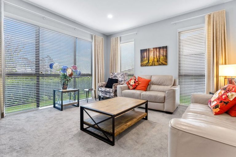 Photo of property in 64 Accolage Boulevard, Kumeu, 0810