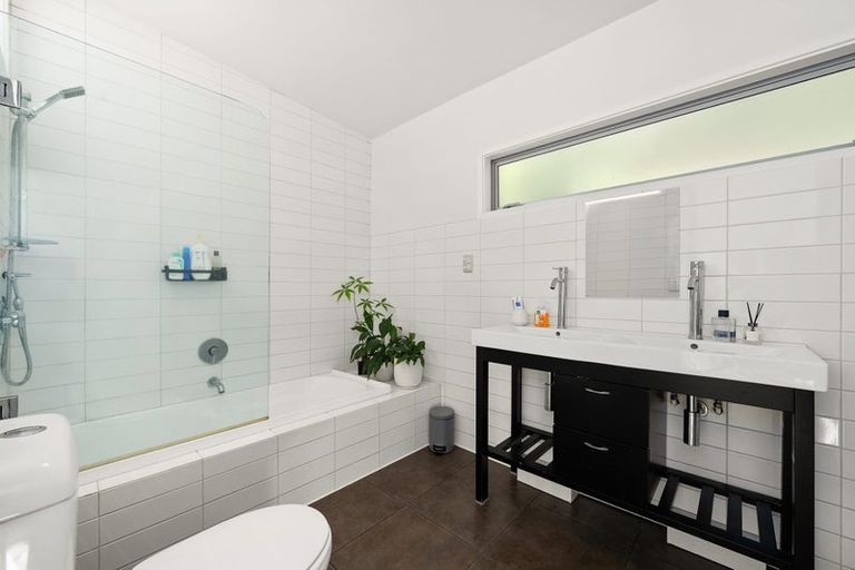 Photo of property in 414a Evans Bay Parade, Hataitai, Wellington, 6021