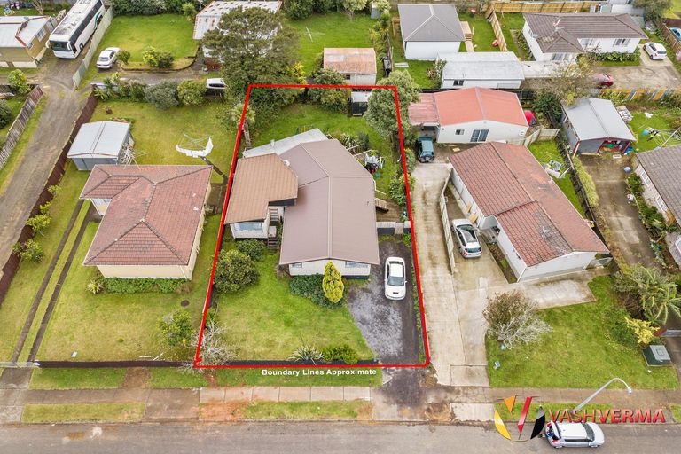 Photo of property in 14 Gambare Place, Wattle Downs, Auckland, 2103