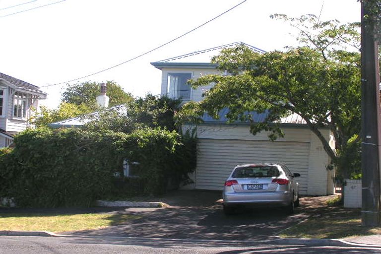 Photo of property in 47 Seaview Avenue, Northcote, Auckland, 0627