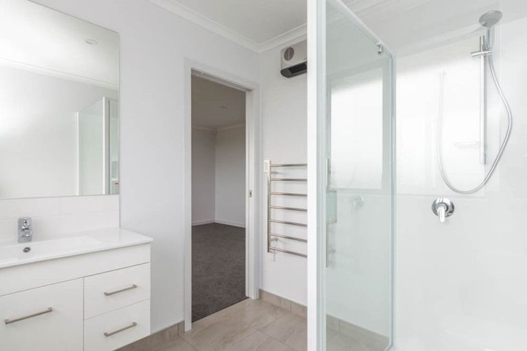 Photo of property in 35 Silicon Way, Fitzherbert, Palmerston North, 4410