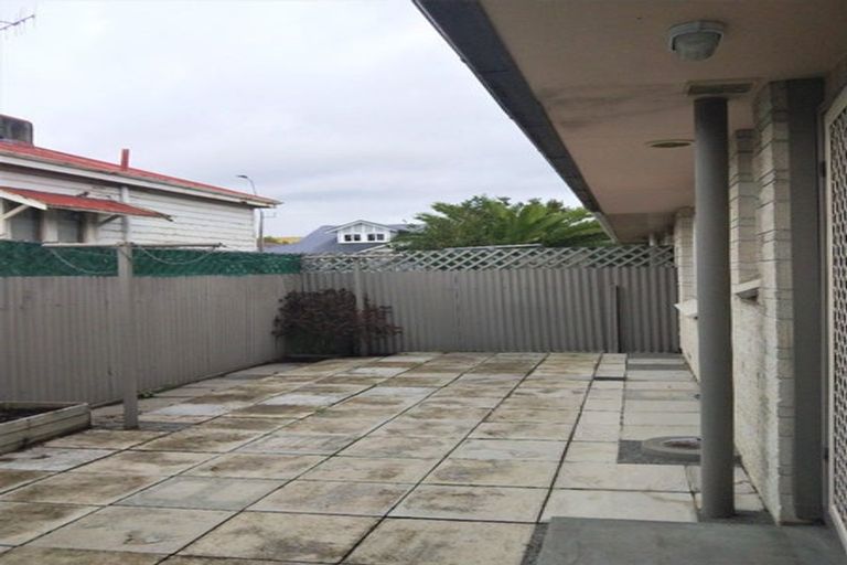 Photo of property in 1/306 Southland Road, Hastings, 4122