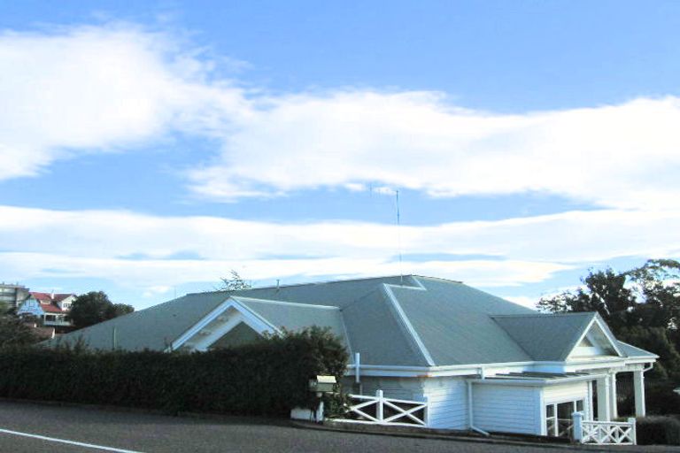 Photo of property in 57 Napier Terrace, Hospital Hill, Napier, 4110