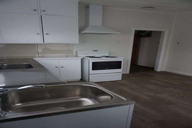 Photo of property in 28 Linton Street, Palmerston North, 4410