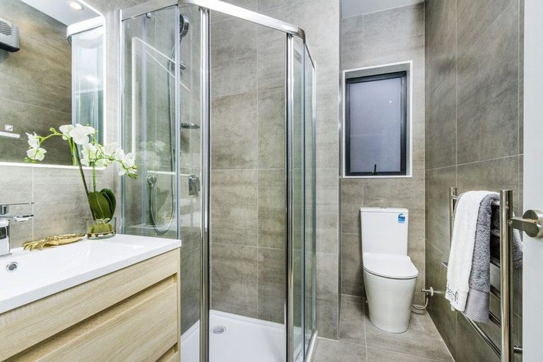 Photo of property in 11c Elizabeth Drive, West Harbour, Auckland, 0618