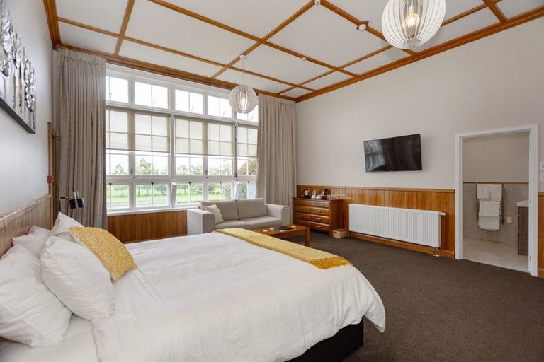 Photo of property in 33 Wellington Street, Enfield, Oamaru, 9491