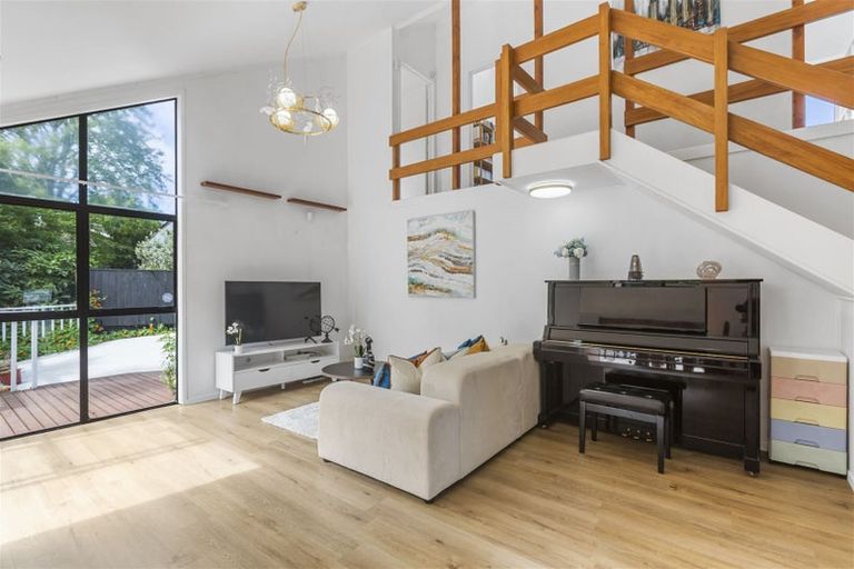 Photo of property in 50 Robbies Road, Shelly Park, Auckland, 2014