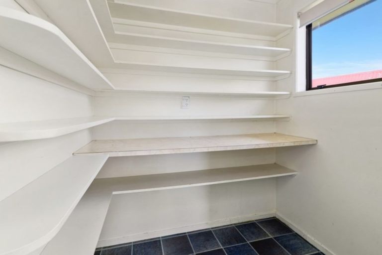 Photo of property in 27 Rewarewa Street, Owhata, Rotorua, 3010