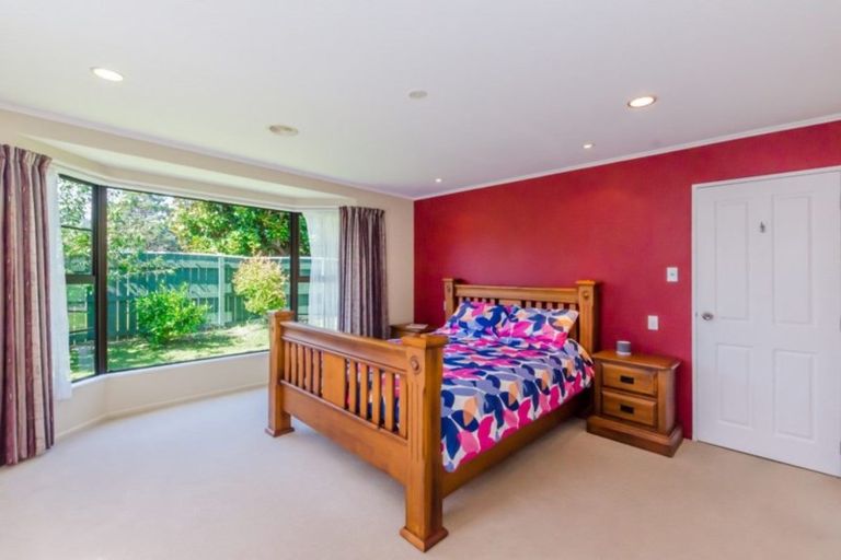 Photo of property in 34 Greenaway Road, Waikanae, 5036