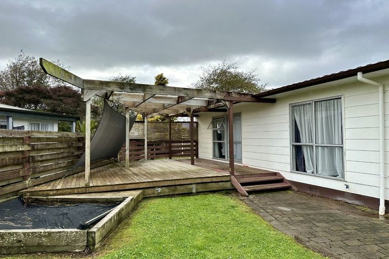 Photo of property in 24 Suzanne Grove, Kelvin Grove, Palmerston North, 4414