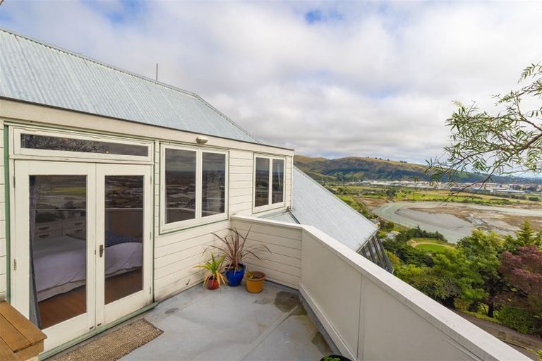 Photo of property in 2 Hobday Lane, Mount Pleasant, Christchurch, 8081
