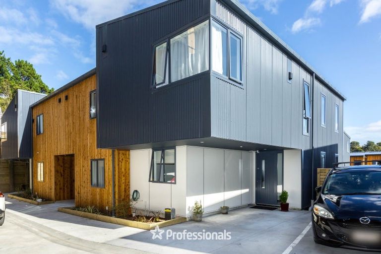 Photo of property in 31/33 Raukawa Street, Stokes Valley, Lower Hutt, 5019